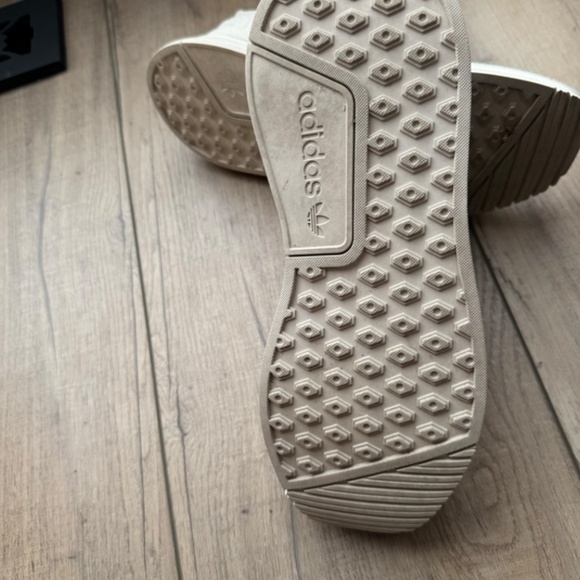 Adidas Nude Runners - Picture 4 of 5